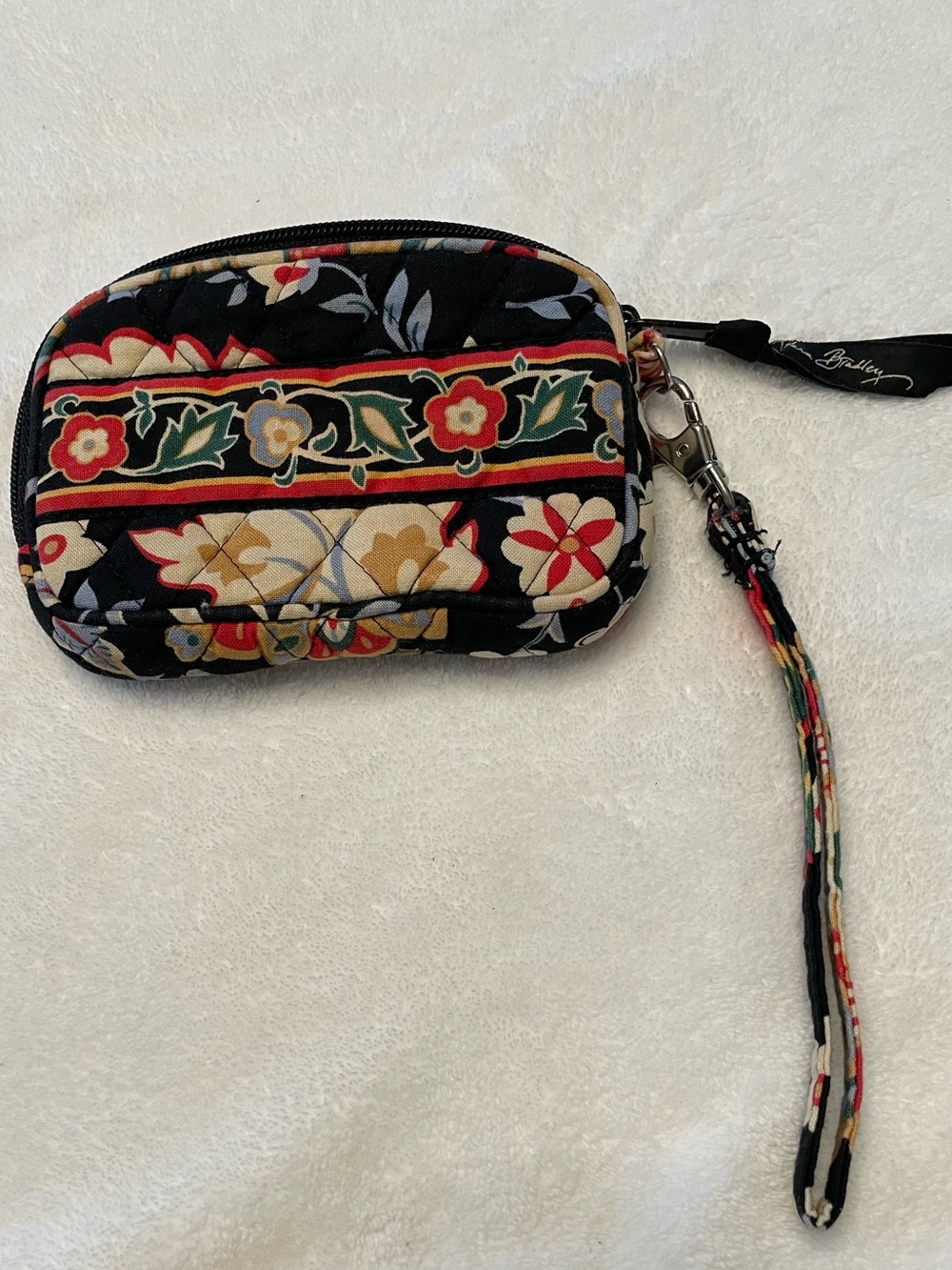 Women’s Vera Bradley Wristlet Versailles Pattern Quilted Coin Purse.
